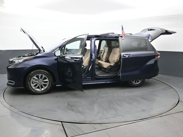 2022 Toyota Sienna XLE 55