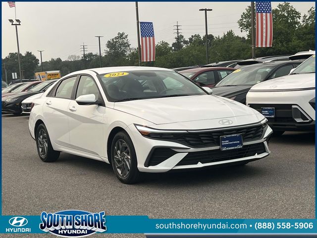 White 2024 Hyundai Elantra Sedan Front-Wheel Drive Continuously Variable Transmission