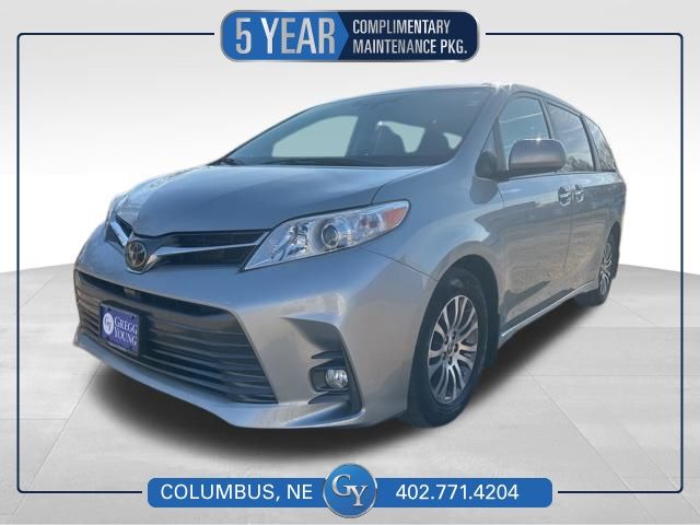2020 Toyota Sienna XLE 7-Passenger FWD with Auto-Access Seat
