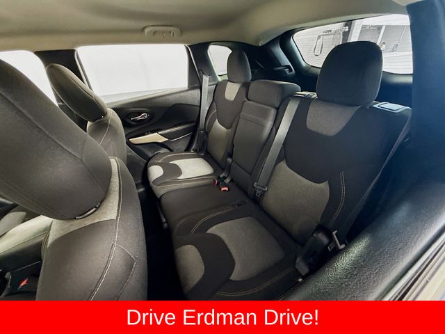 Used 2018 Jeep Cherokee SUV