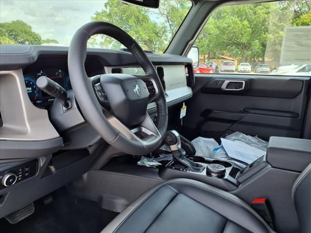 2025 Ford Bronco Outer Banks photo