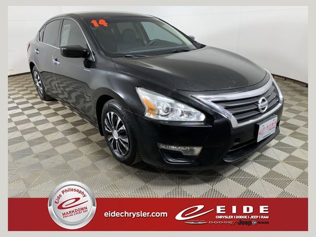 Super Black 2014 Nissan Altima 2.5 S Sedan Front-Wheel Drive Continuously Variable Transmission