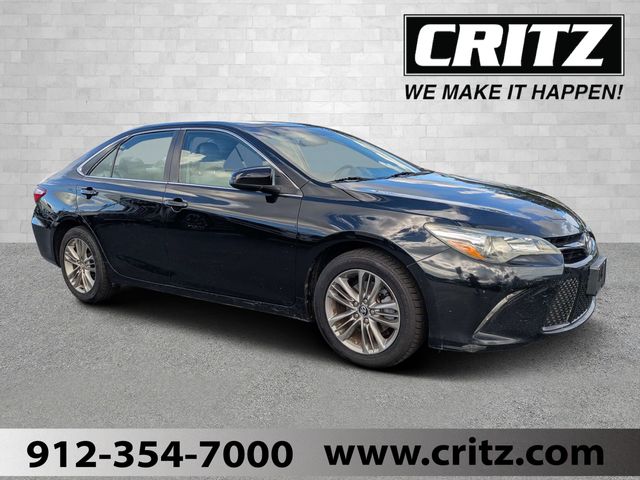 2016 Toyota Camry Negro (Midnight Black Metallic) Sedán Tracción delantera 6 velocidades Automática