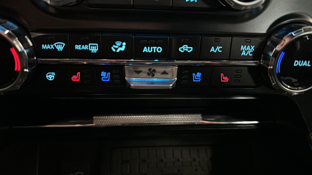 Used 2025 Green Ford Raptor image 28