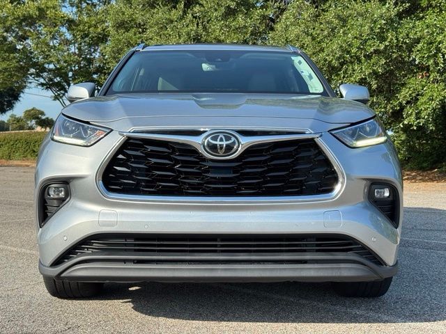 Used 2021 Toyota Highlander SUV