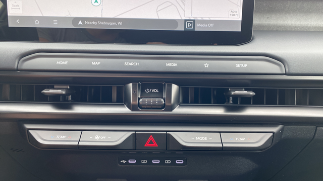 New 2027 White Kia X-Line SX image 17