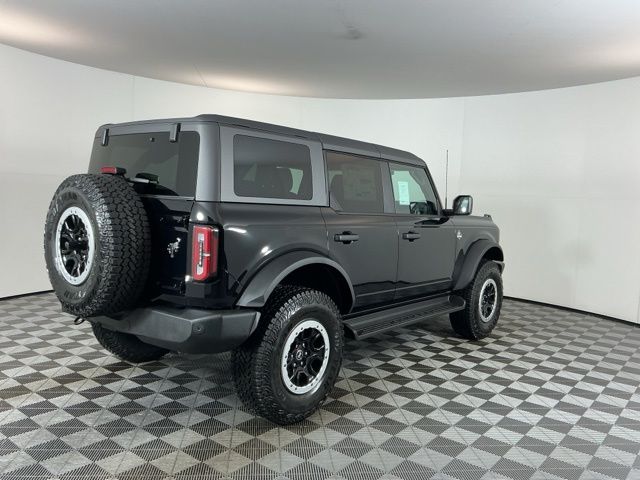 New 2026 Shadow Black Ford Outer Banks image 4
