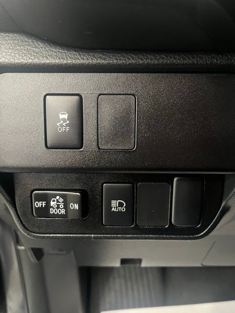 2022 Toyota Tacoma SR photo