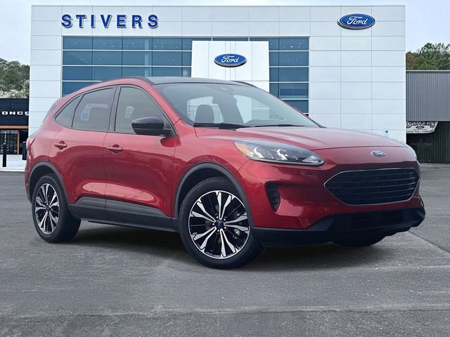 Rapid Red Metallic Tinted Clearcoat 2022 Ford Escape SE FWD SUV / Crossover Front-Wheel Drive 8-Speed Automatic