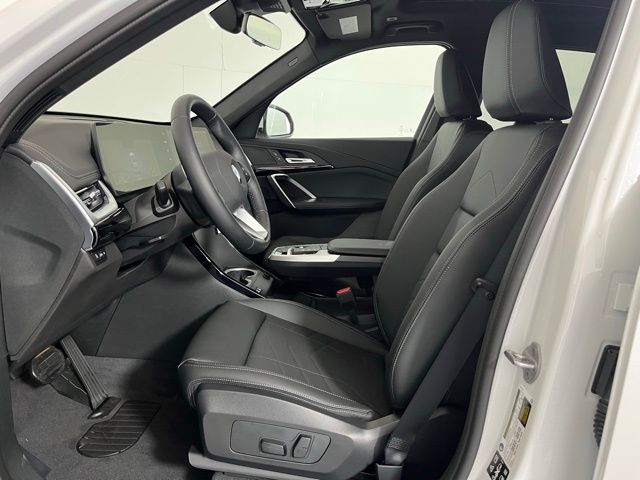 Used 2026 White BMW xDrive28i image 11