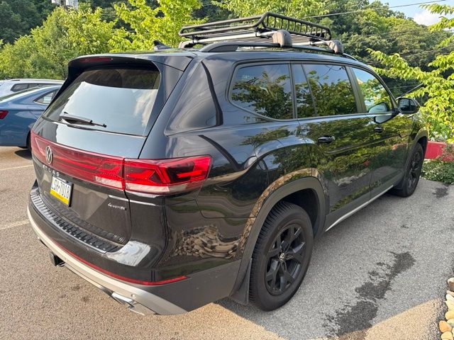2024 Volkswagen Atlas 2.0T Peak Edition SE w/Technology Black at Sutliff Volkswagen