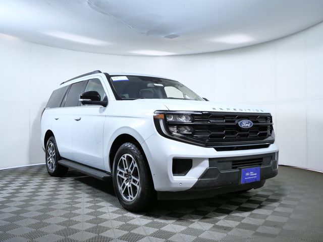 Silver Metallic 2025 Ford Expedition SUV / Crossover Four-Wheel Drive Automatic