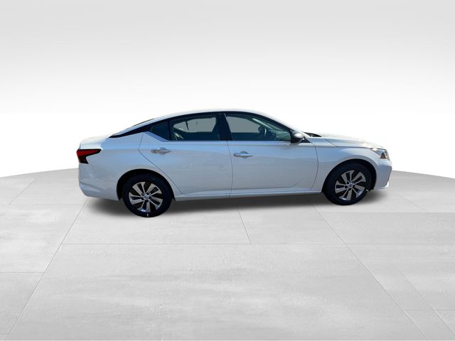 2025 Glacier White Nissan Altima 2.5 S FWD Sedan