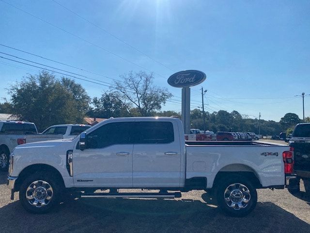 2024 Ford F-250 Super Duty Lariat Crew Cab 4WD