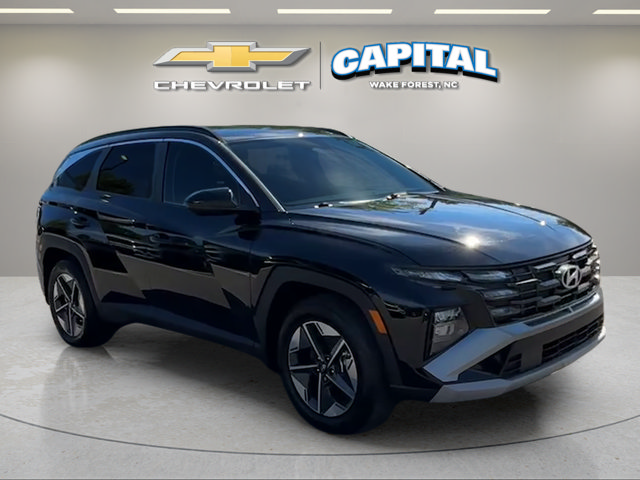 Used 2025 Black Hyundai SEL image 7