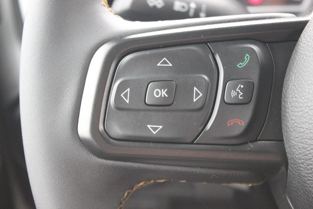 Used 2024 White Jeep Sport S image 15