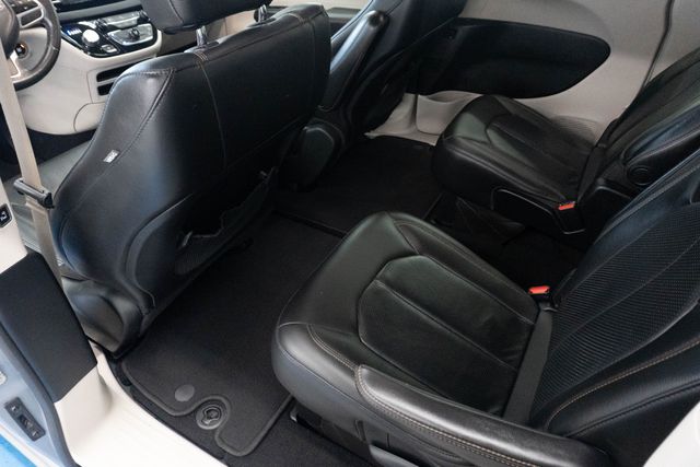 Used 2020 Chrysler Pacifica Van