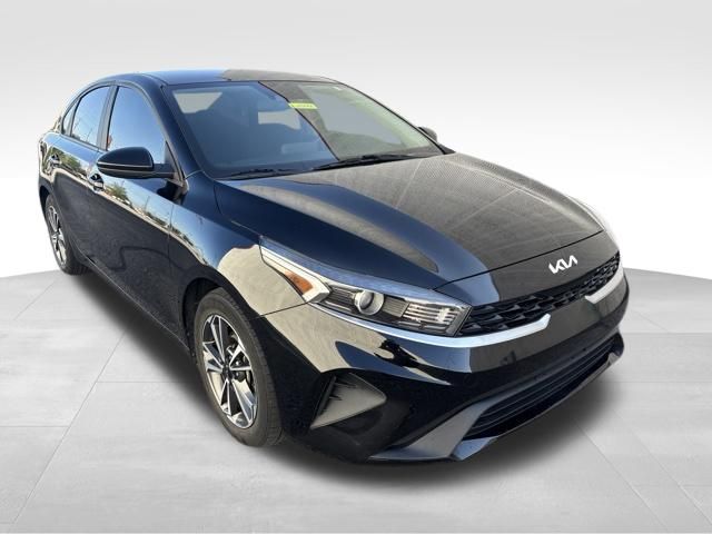 Aurora Black Pearl 2023 Kia Forte Sedan Front-Wheel Drive Continuously Variable Transmission