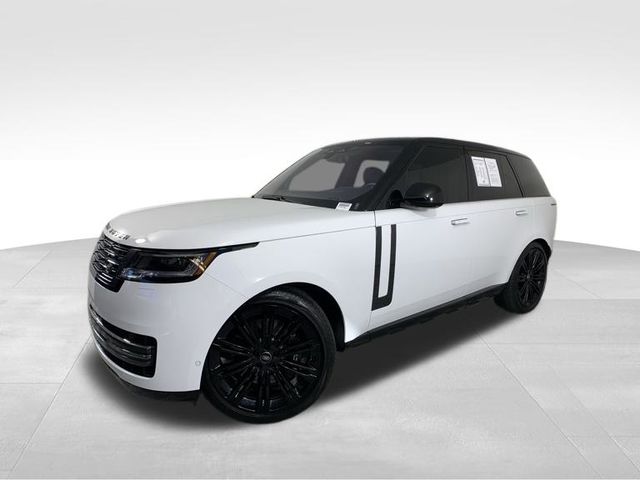 2023 Land Rover Range Rover SE 2