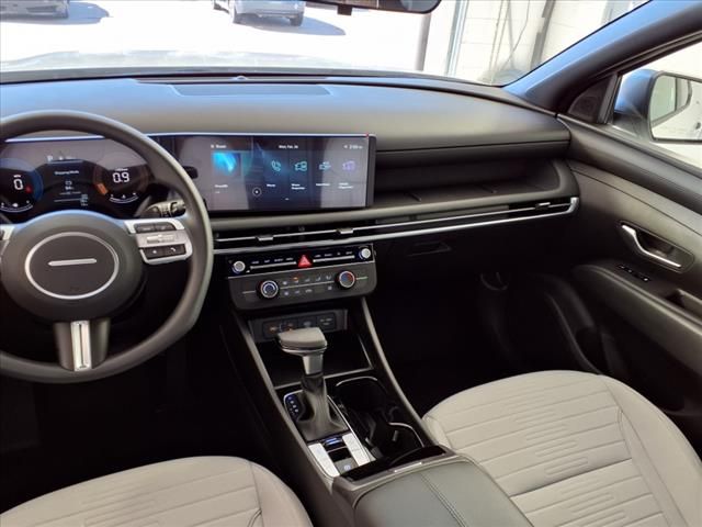 2025 Hyundai Santa Cruz SE photo