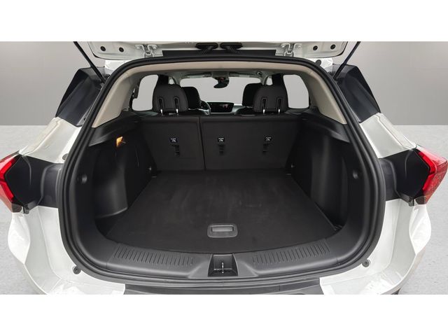 Used 2025 White Buick Preferred image 31