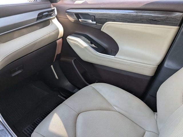 Used 2020 Toyota Highlander SUV