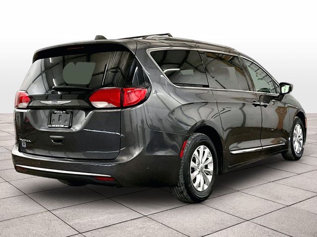 2018 Chrysler Pacifica Touring L - 10
