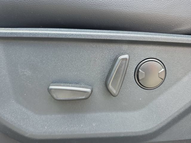 New 2026 Star White Metallic Tri-Coat Ford Lariat® image 30