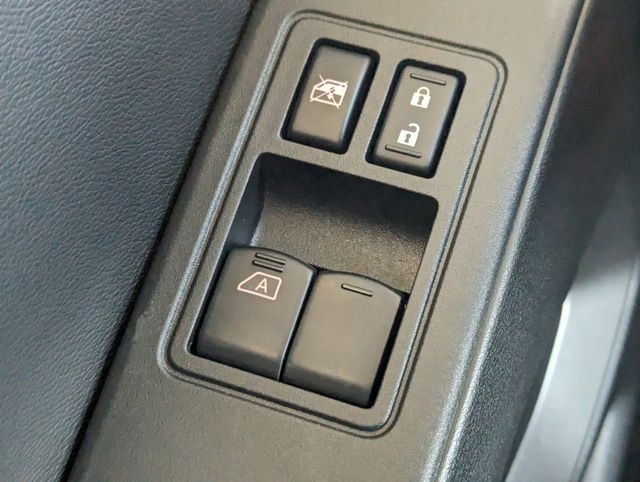 2025 Nissan Frontier SV photo
