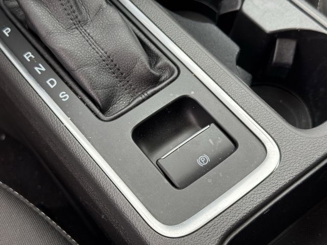 2017 Ford Escape SE Gray at Community Kia
