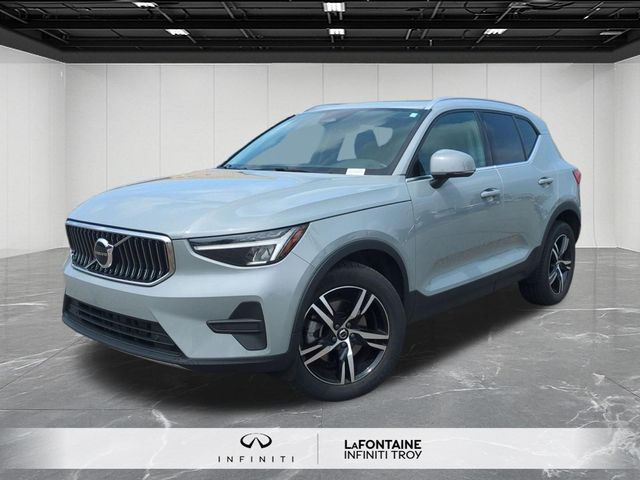Gray (Vapour Grey Metallic) 2025 Volvo XC40 SUV / Crossover All-Wheel Drive Automatic