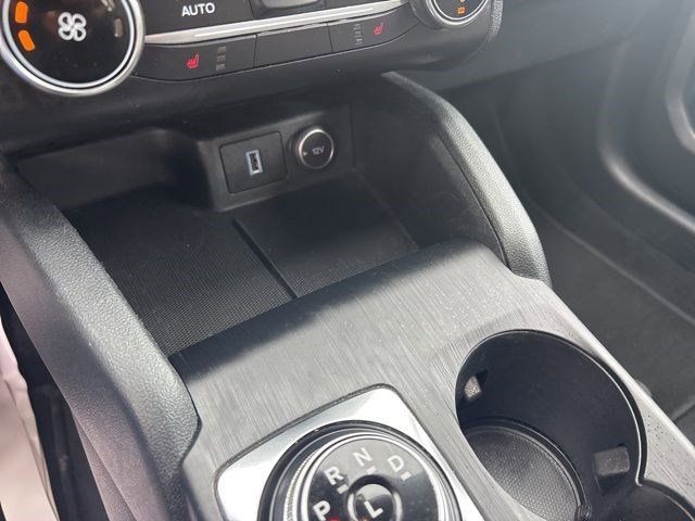 2020 Ford Escape SE photo
