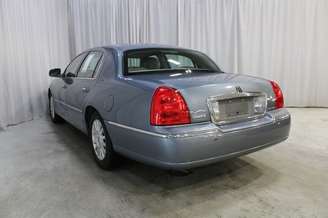 Used 2003 Silver Lincoln Signature image 19