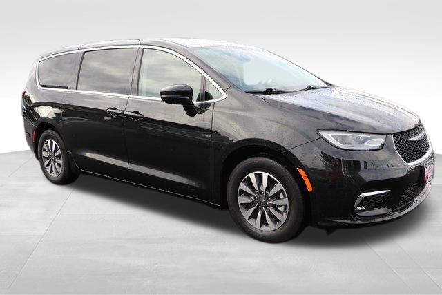 2022 Chrysler Pacifica Hybrid Touring L 18