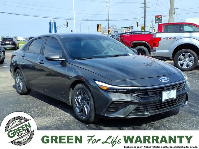 Amazon Gray 2024 Hyundai Elantra SEL FWD Sedan Front-Wheel Drive Continuously Variable Transmission