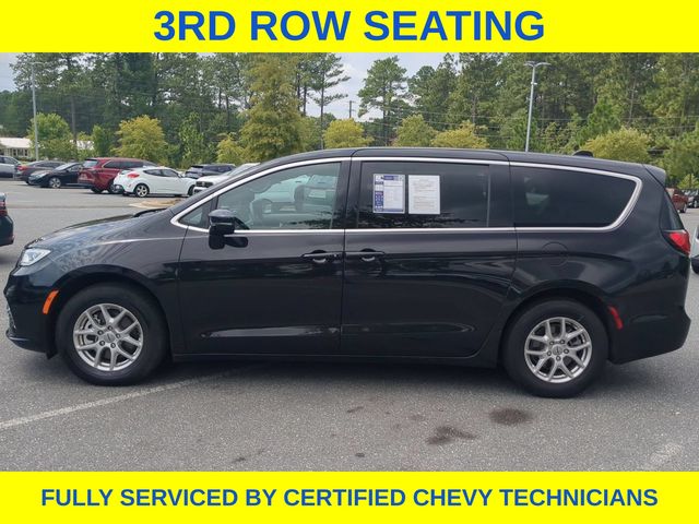 Used 2025 Chrysler Pacifica Van