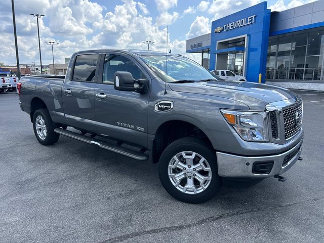 Gray (Gun Metallic) 2018 Nissan Titan Pickup Truck 7-Speed Automatic