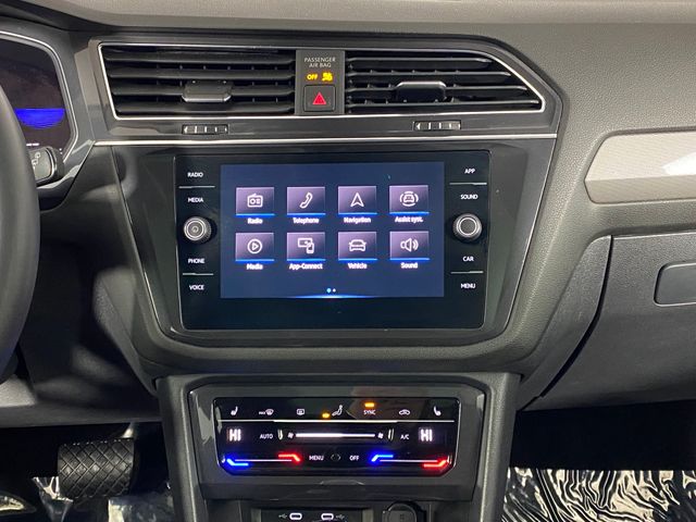 2022 Volkswagen Tiguan 2.0T SE photo