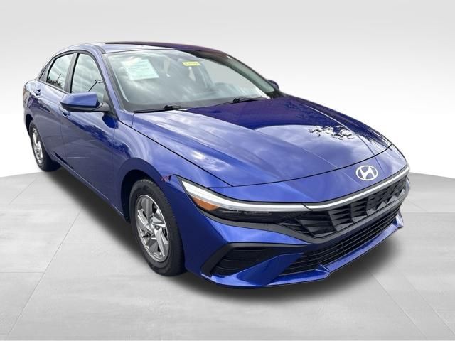 Intense Blue 2026 Hyundai Elantra Sedan Front-Wheel Drive Continuously Variable Transmission