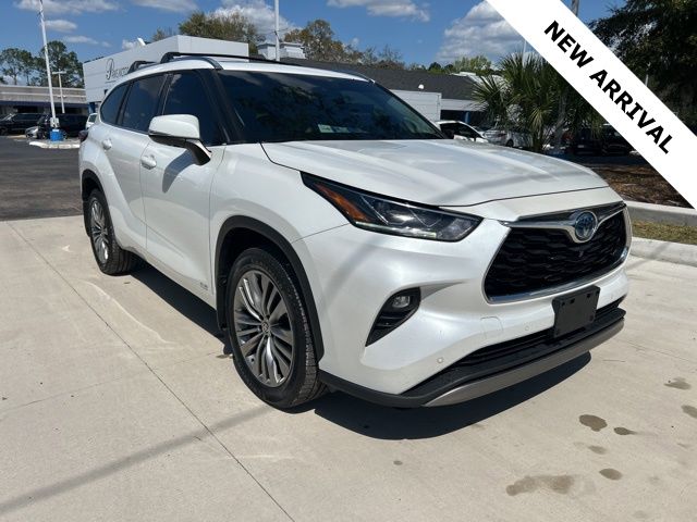 2022 Toyota Highlander Hybrid Platinum AWD