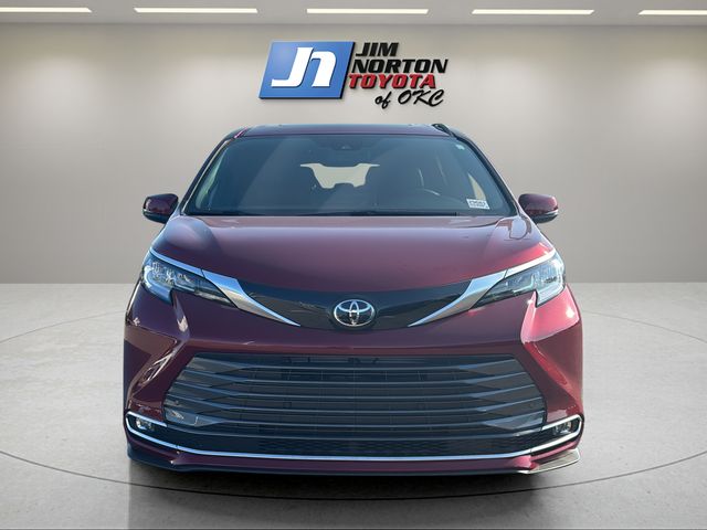 New 2026 Toyota Sienna Van