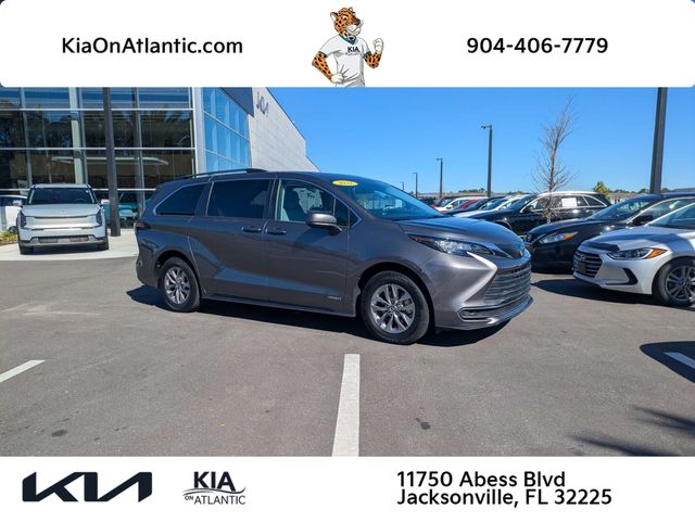 2021 Toyota Sienna LE 8-Passenger FWD