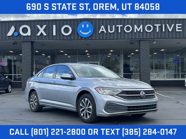 Pyrite Silver Metallic 2022 Volkswagen Jetta Sedan Front-Wheel Drive 8-Speed Automatic