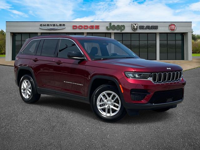 Velvet Red Pearlcoat 2024 Jeep Grand Cherokee Laredo RWD SUV / Crossover 4X2 8-Speed Automatic