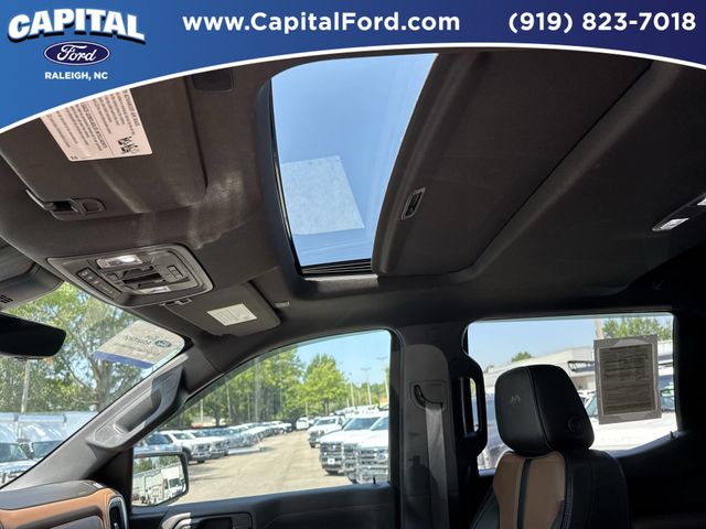 Used 2021 Iridescent Pearl Tricoat Chevrolet High Country image 22