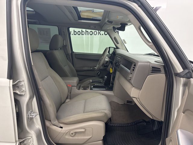 used 2009 Jeep Commander car, priced at $6,995