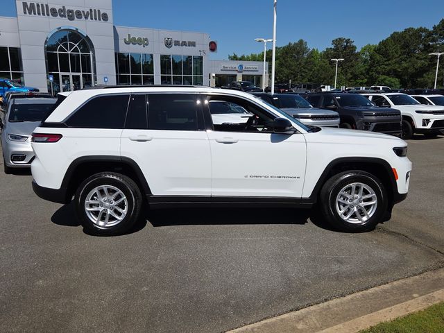 New 2026 White/off-white Jeep Laredo image 14