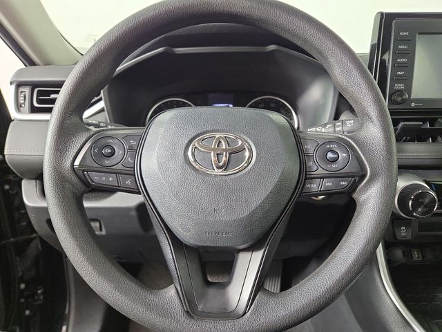 2022 Toyota RAV4 XLE photo