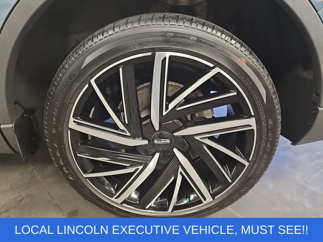 Used 2025 Blue Lincoln Reserve image 32