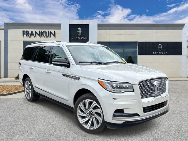 Ceramic Pearl Metallic Tri-Coat 2022 Lincoln Navigator SUV / Crossover Four-Wheel Drive Automatic